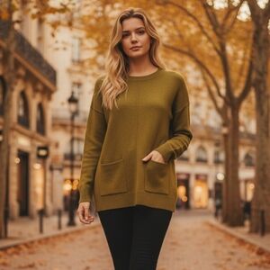 Tahari Women's Crewneck100% Extrafine Merino Wool Sweater in Olive Green Size M